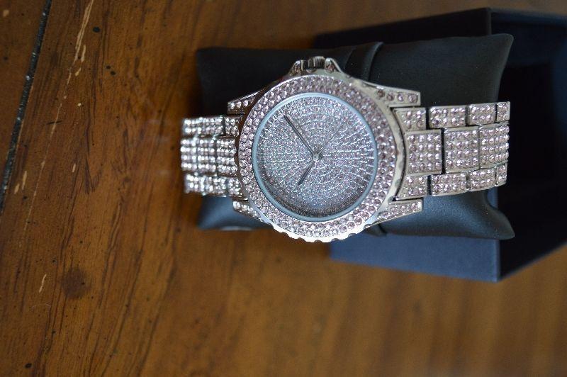 avon quartz swarovski crystal watch