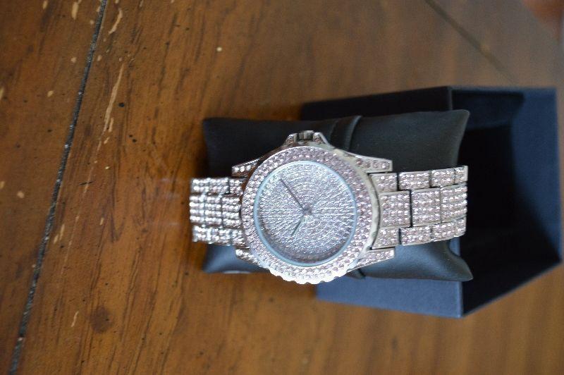 avon quartz swarovski crystal watch