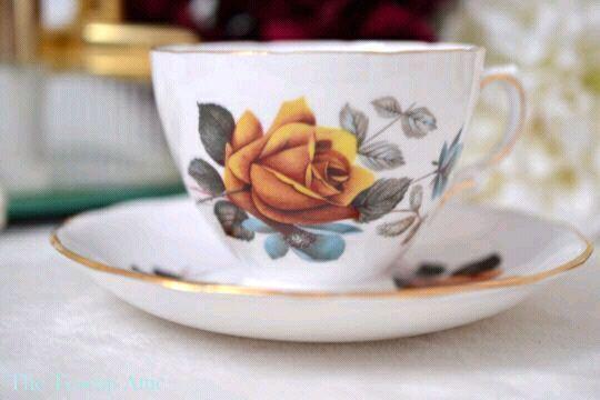 Royal Vale Teacup With Large Yellow Rose
