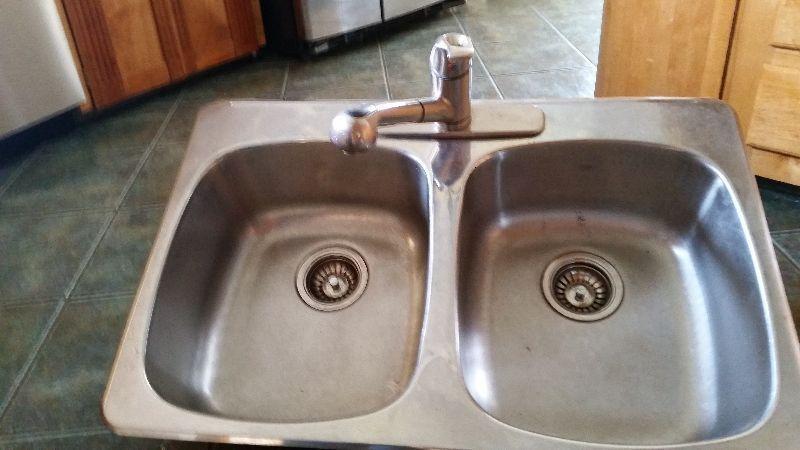 Stainless double kitchen sink w/fawcet