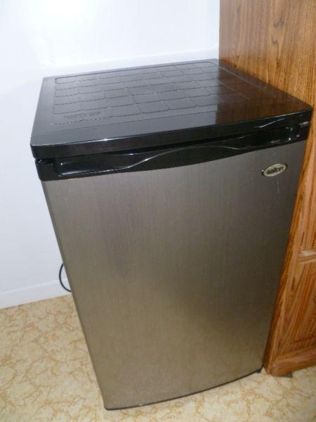 Réfrigérateur compact