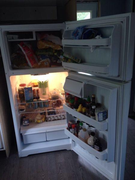 GE 28 inch fridge