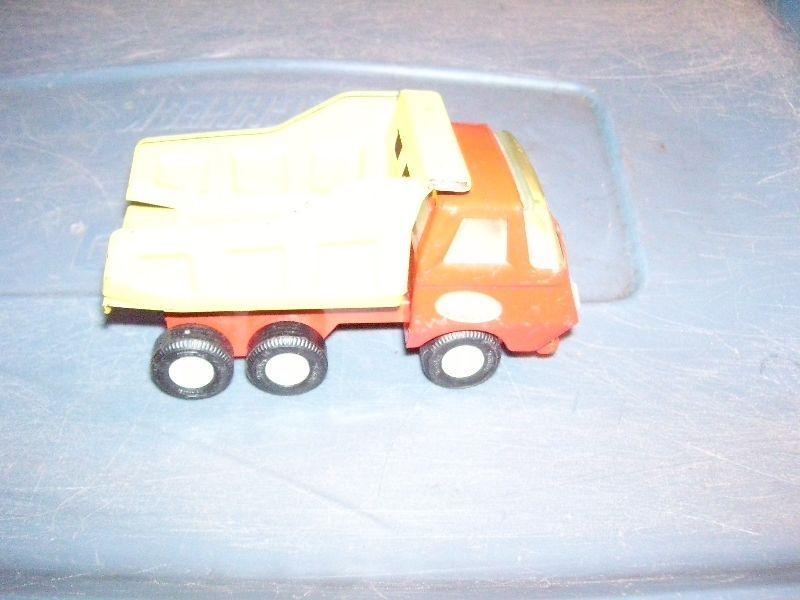 1970's smaller Tonka Dump Truck