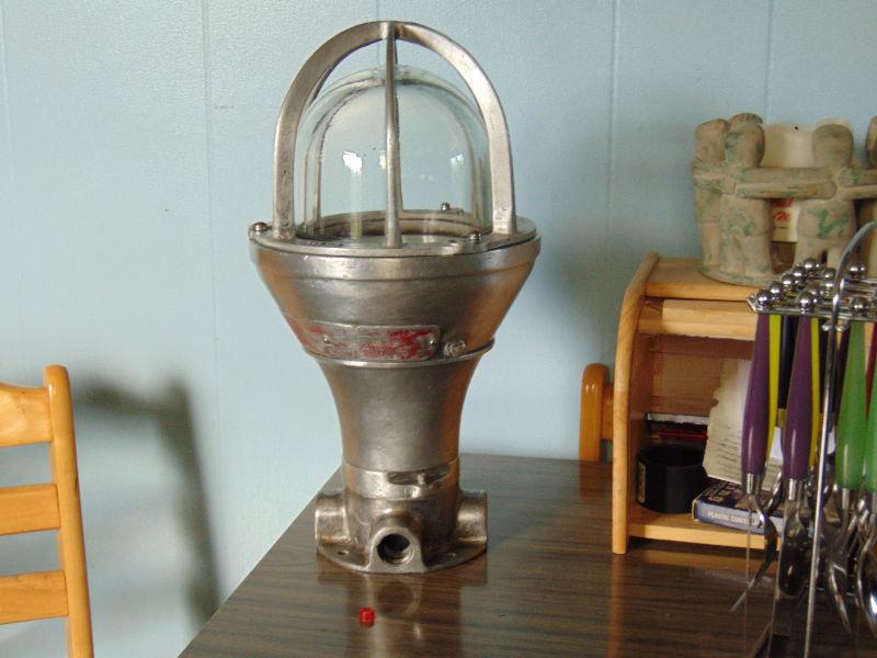 Crouse-Hinds,Explosion Proof Battle Ship Light