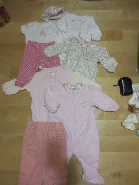 LOT OF BABY GIRL SIZE 6-9 MONTH CLOTHES LIKE NEW