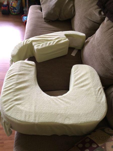 My Brest Friend Nursing Pillow for Twins