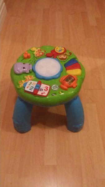 Infant musical animal table