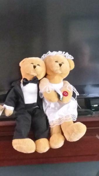 Chantilly wedding bears