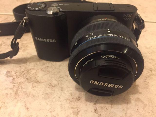 Samsung NX1000 Mirrorless digital camera with 20-50mm lens