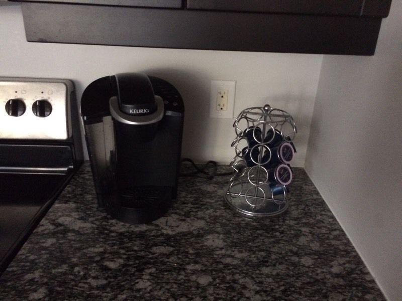 Keurig Coffee Maker & Spinning K-cup Rack