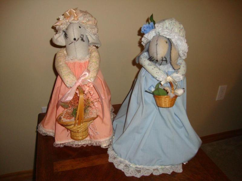 HAND CRAFTED DECORATIVE MICE