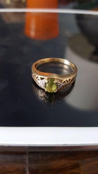10k gold womans ring
