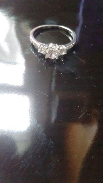 For Sale: Sterling Silver Ring (Ladies)
