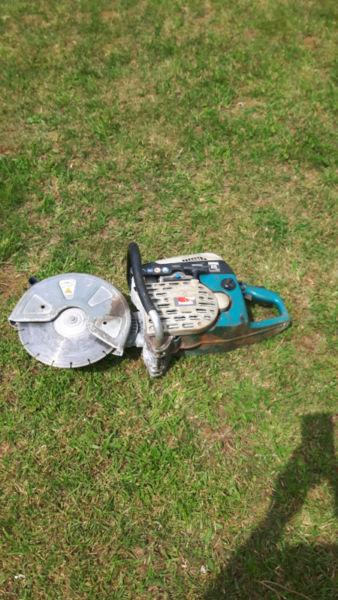 Makita 12 inch Gas cut off saw with Diamond blade