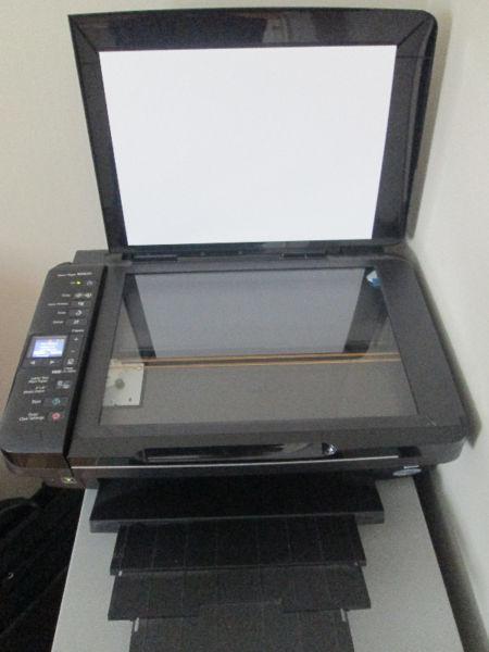 Barely used colour printer and scanner WITH 4 ink cartridges!