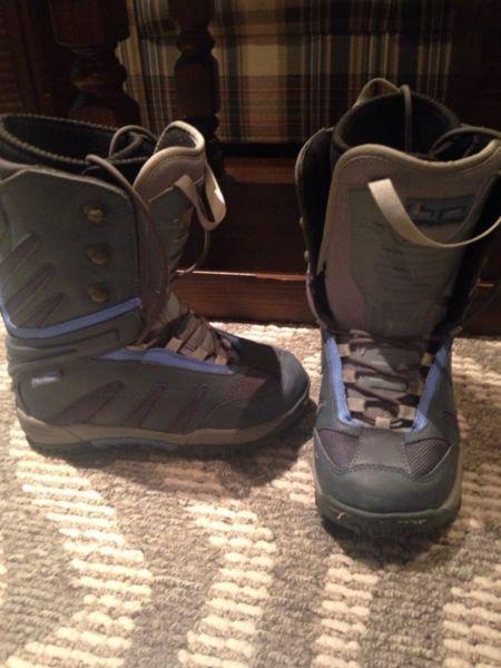 Women's snowboard bindings and boots!