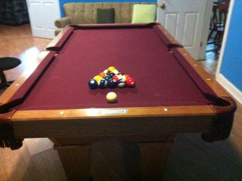 Pool table 3.5 x 7 ft. For Sale. Brunswick contender