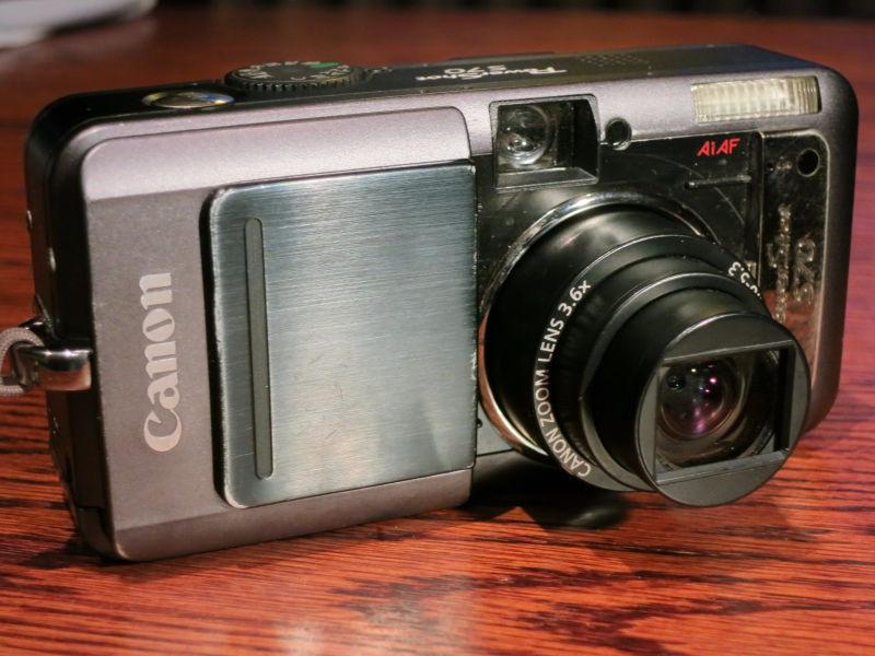 Canon S70 high quality large sensor digital camera