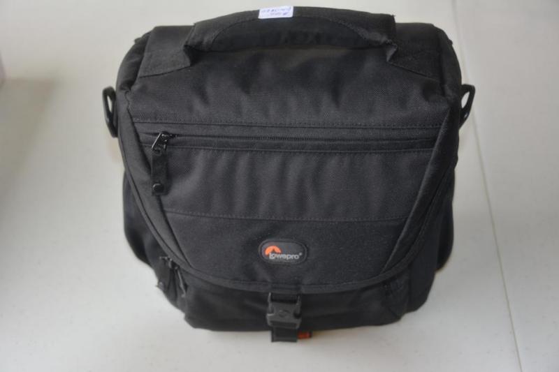 Lowepro Nova 170 AW shoulder bag for DSLRs (BNIB)