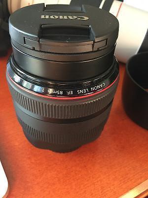 Canon 85mm f/1.2L II mk2 excellent condition w/ box and filter!