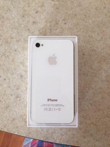 iPhone 4 - IN GREAT CONDITION