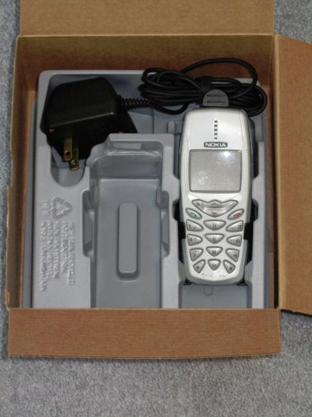 OLD Nokia Cell Phone