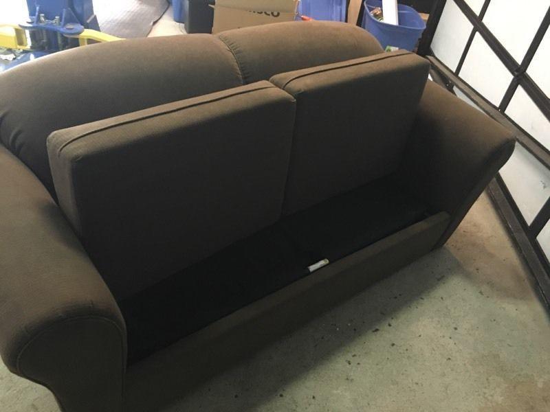 Sofa bed/pull out couch