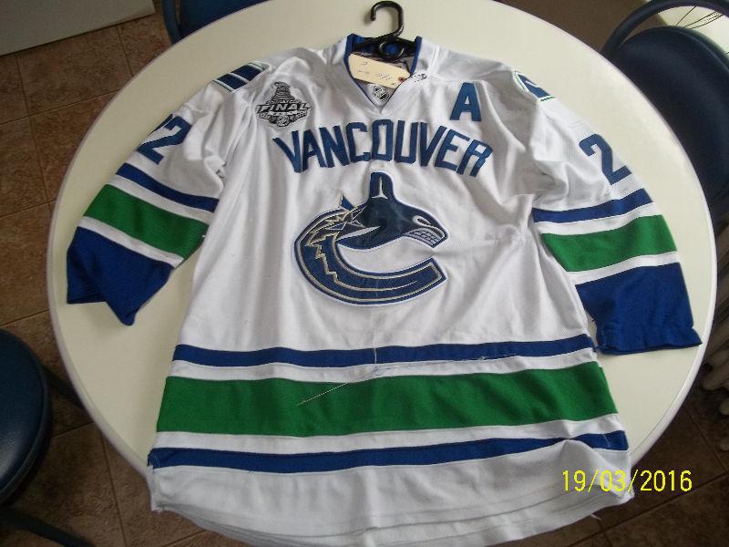D. Sedin Vancouver Canucks Hockey Jersey (RBK) Size 54