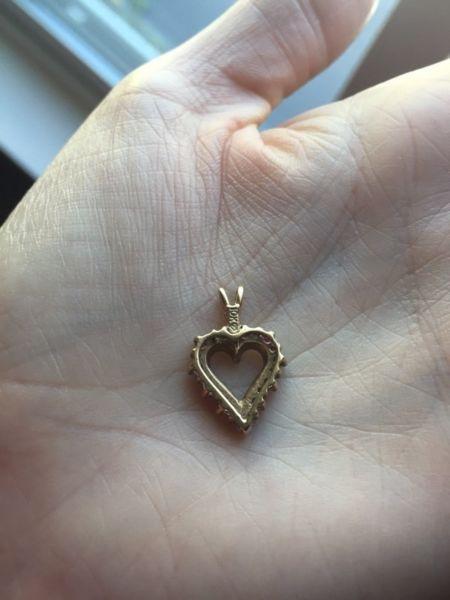 10 k gold heart charm