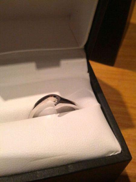 Engagement / wedding interlocking 14k white gold rings
