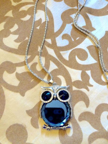 BRAND NEW WITH TAG OWL RHINESTONE CRYSTAL LONG CHAIN NECKLACE