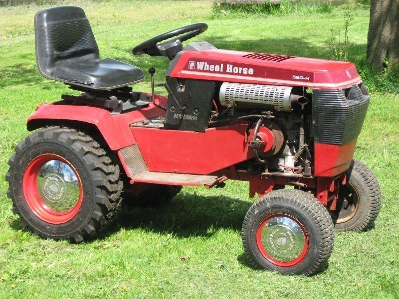 Wheel Horse lawn tractor