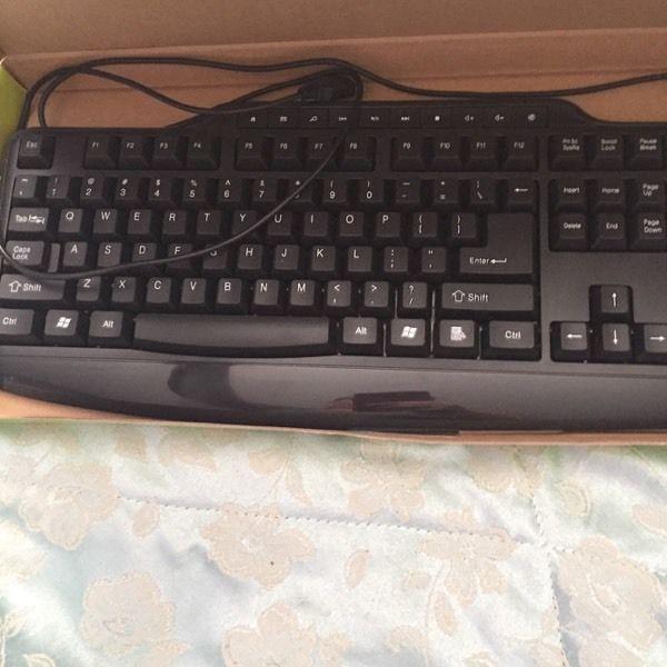 2 corded Keyboards