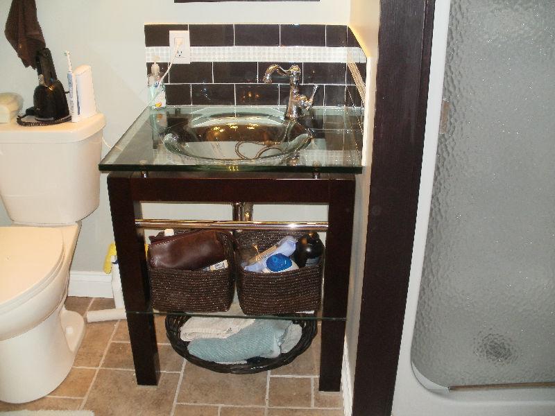 Modern sink vanity