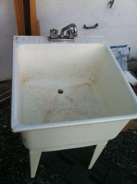 Tub sink
