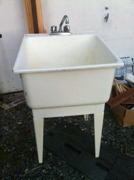 Tub sink