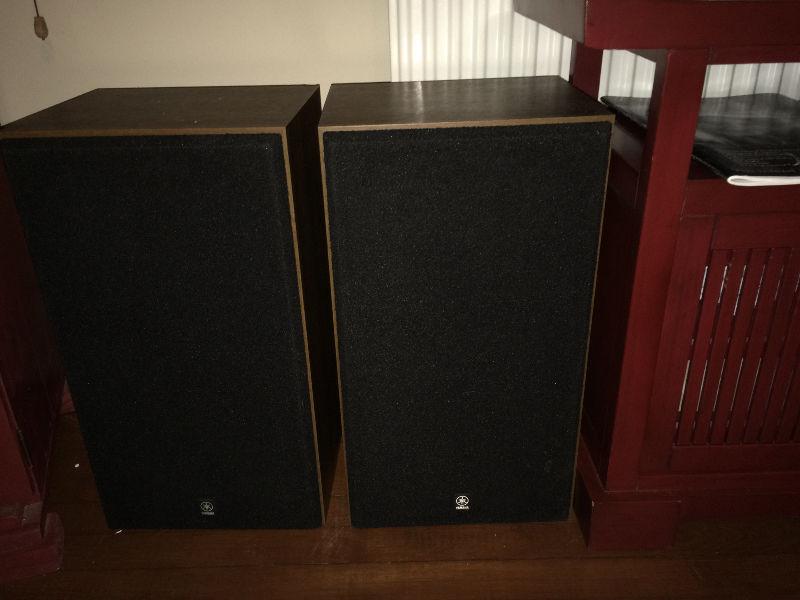 Yamaha NS-625 Speakers - pair - Beautiful