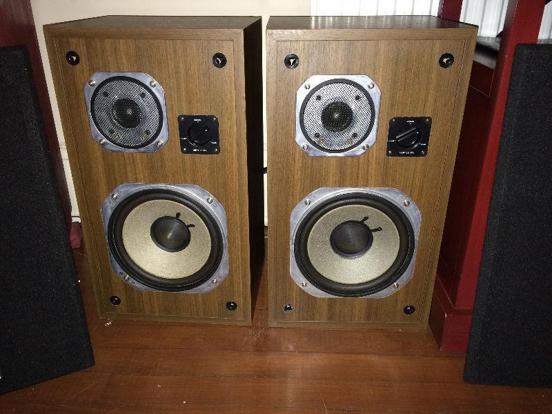 Yamaha NS-625 Speakers - pair - Beautiful