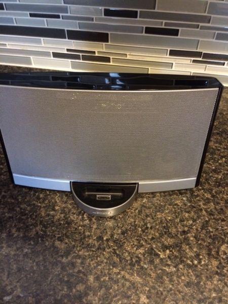 Bose portable stereo iPod dock old style