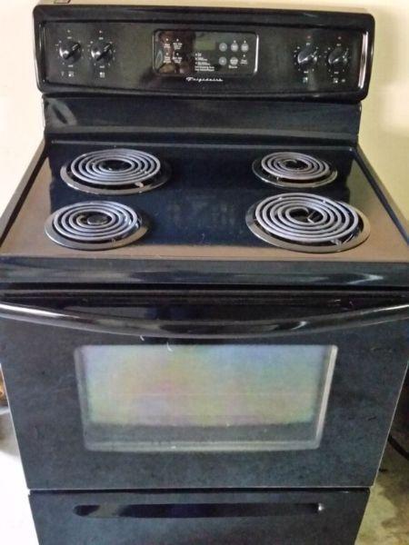 Frigidaire coil stove self cleaning excellent condition