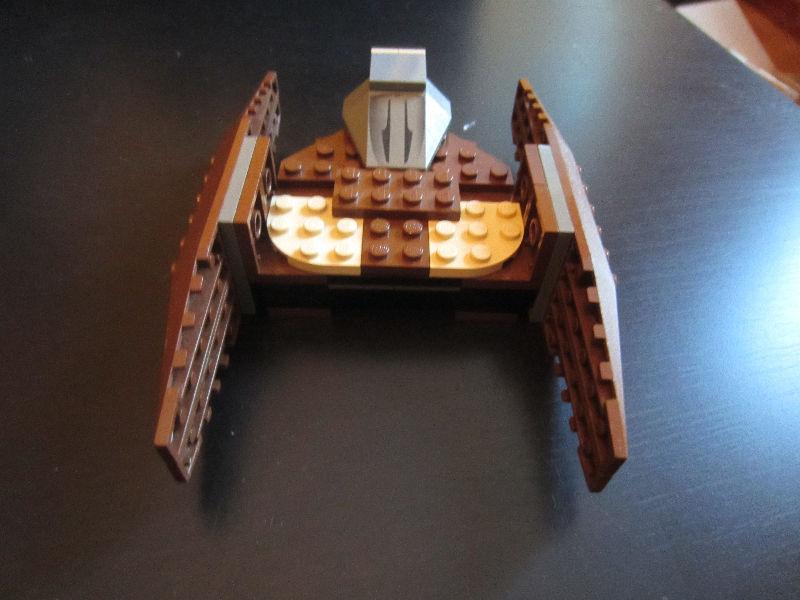 Lego Star Wars set 7111-1 Droid Fighter