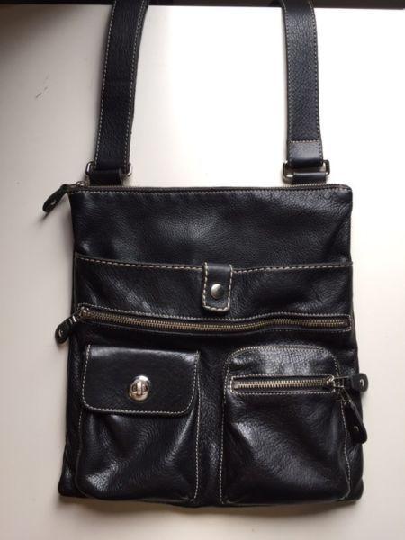 Roots large flat bag cross body leather purse