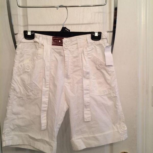 White Capri/shorts