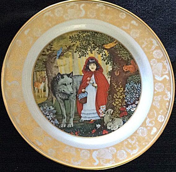 12 Grimm Fairy Tale Porcelain Commemorative Plates
