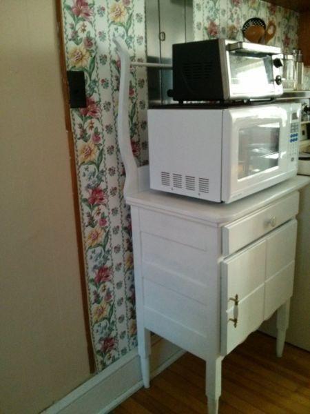 RETRO Wash stand or Microwave cart