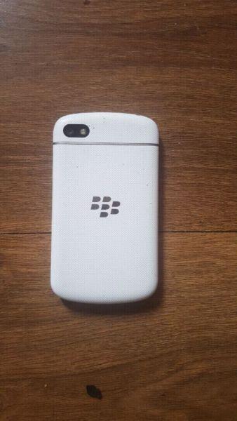 White blackberry q10