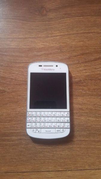 White blackberry q10