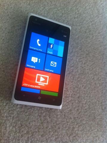 Nokia Lumia 900 **Unlocked**Mint Condition**