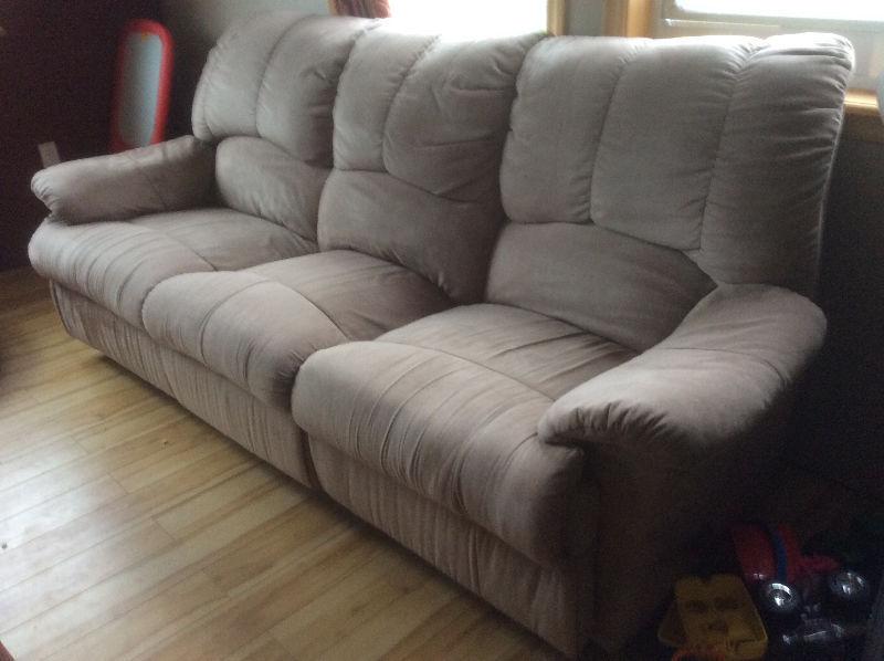 Reclining Couch and Lazyboy chair