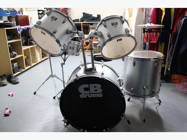 FOR SALE: mint cb sp series drum kit,extras,add ons,$150